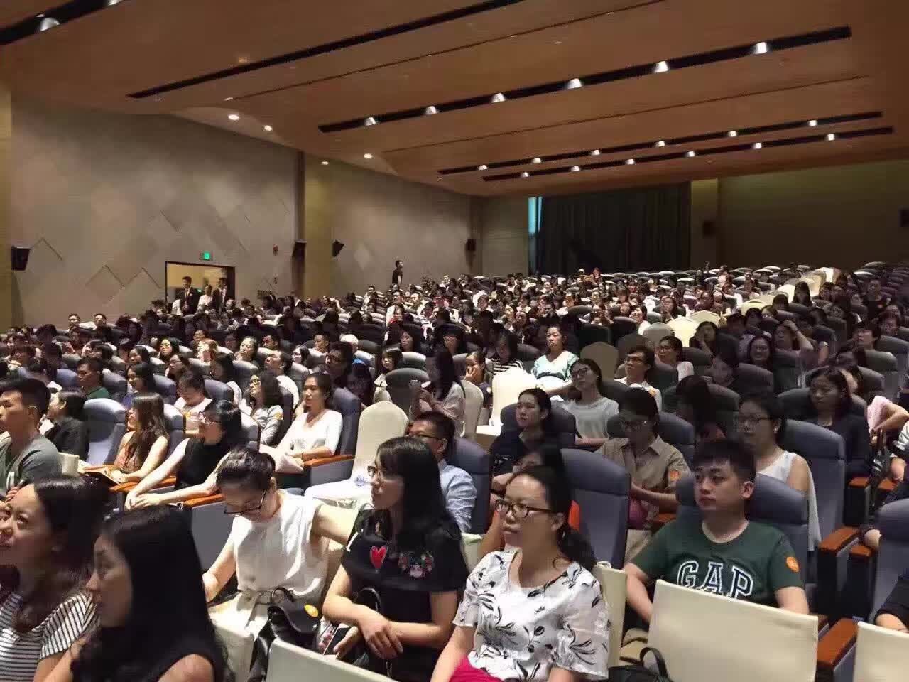 人氣充場.jpg